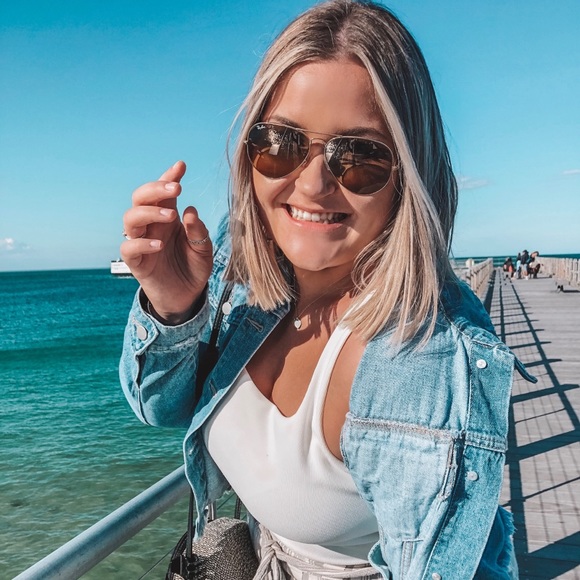 Meet your Posher, Liz - Picture 1 of 1